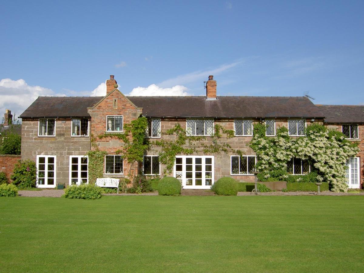 Malpas  Manor Farm Egerton Bed & Breakfast エクステリア 写真